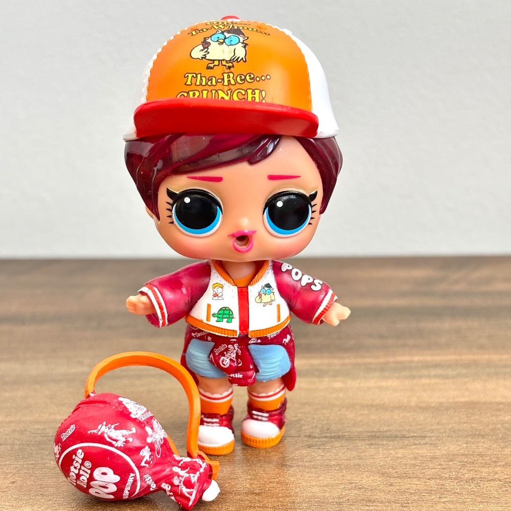 Share LOL Surprise! Loves Mini Sweets Series 3 Tootsie Roll Pop Lollipop Toy Dol